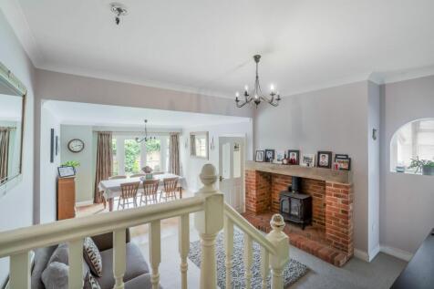 Hawkhurst Road, Cranbrook TN17 4 bed semi