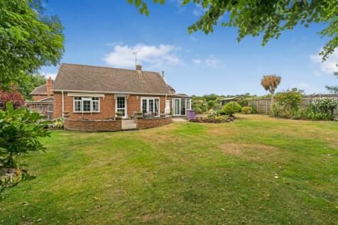 4 bedroom detached bungalow for sale