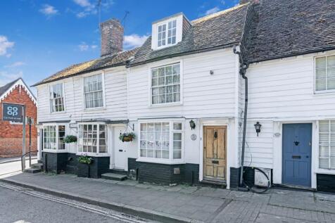 High Street, Cranbrook TN17 2 bed terraced house for sale