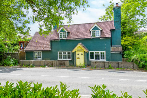 Tring Road, Berkhamsted HP4 3 bed detached house for sale