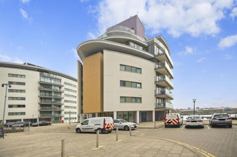 Basin Approach, E16 1 bed flat for sale