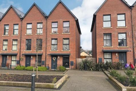 Kingdom Court, Chepstow NP16 4 bed townhouse for sale