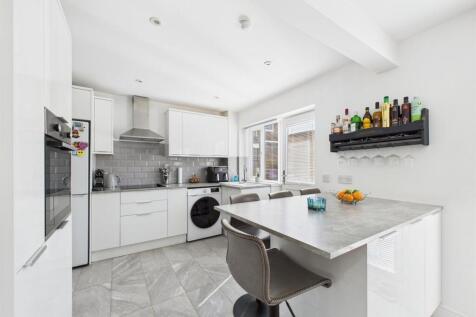 North Avenue, Kenifg Hill CF33 3 bed end of terrace house for sale