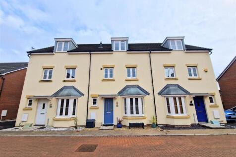 4 bedroom terraced house for sale