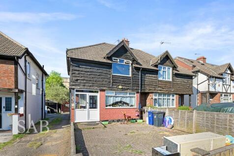 Bennetts Avenue, Greenford, UB6 3 bed semi