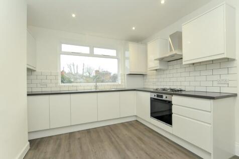 2 bedroom maisonette for sale