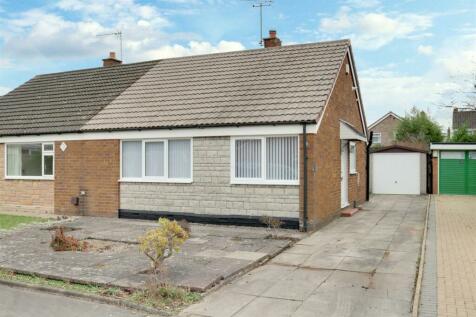 2 bedroom semi-detached bungalow for sale