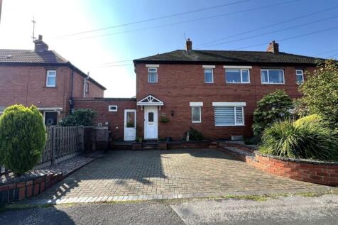 3 bedroom semi-detached house for sale