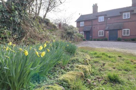 4 bedroom semi-detached house for sale