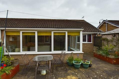 3 bedroom semi-detached bungalow for sale