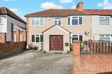 6 bedroom semi-detached house for sale