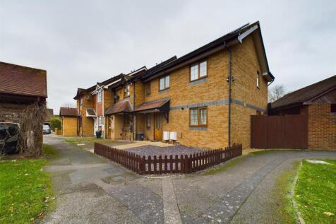 4 bedroom end of terrace house for sale