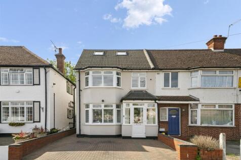 3 bedroom end of terrace house for sale