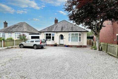 2 bedroom detached bungalow for sale