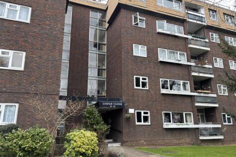 3 bedroom flat for sale