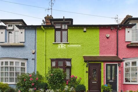 Garden City, Edgware 2 bed terraced house for sale