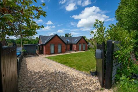 3 bedroom detached bungalow for sale