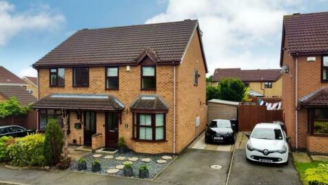 4 bedroom semi-detached house for sale