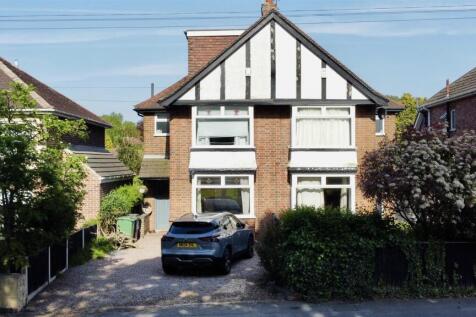 4 bedroom semi-detached house for sale