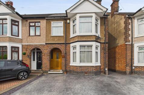 3 bedroom end of terrace house for sale