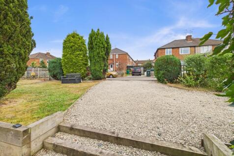 2 bedroom maisonette for sale