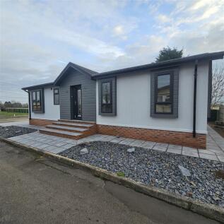 2 bedroom park home for sale