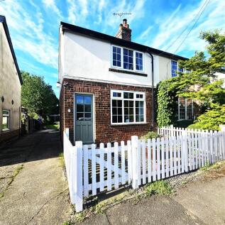 2 bedroom semi-detached house for sale