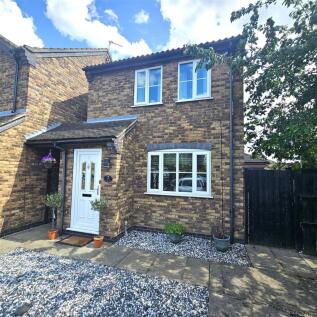 2 bedroom link detached house for sale