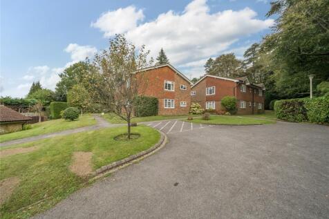 The Moorings, Surrey GU26 1 bed flat for sale