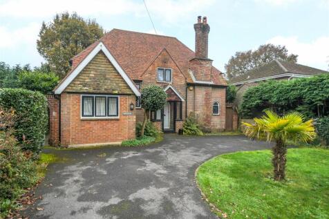 Highfield Crescent, Hindhead GU26 4 bed detached house for sale