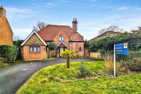 Highfield Crescent, Hindhead GU26 4 bed detached house for sale