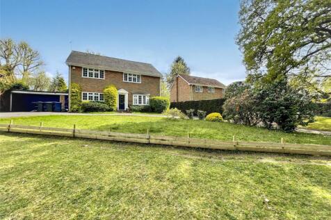 Wood Road, Surrey GU26 5 bed detached house for sale