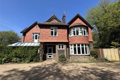 Rockdale Drive, Hindhead GU26 2 bed flat for sale
