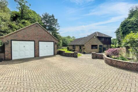 Church Road, Liphook GU30 3 bed detached house for sale
