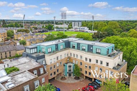 New London Road, Chelmsford 2 bed penthouse for sale