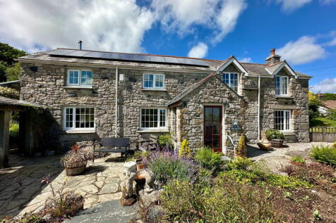 St. Austell PL26 4 bed detached house for sale