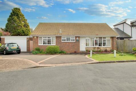 2 bedroom detached bungalow for sale