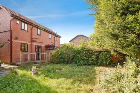 2 bedroom semi-detached house for sale