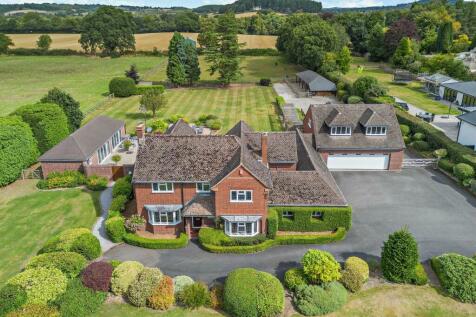 5 bedroom detached house for sale