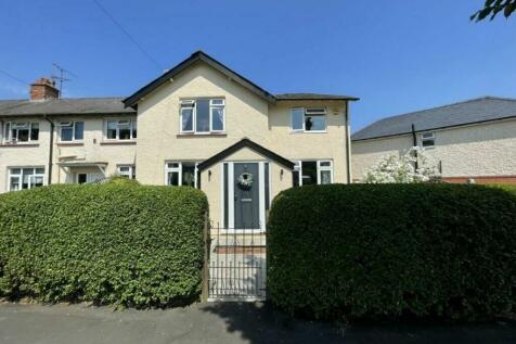 4 bedroom end of terrace house for sale