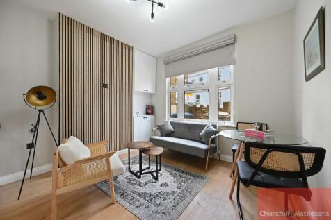 Charlton Road, London 2 bed flat for sale