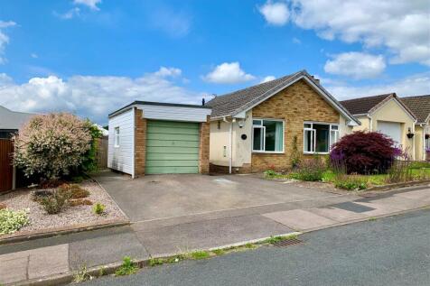 Berkeley Crescent, Lydney GL15 2 bed detached bungalow for sale