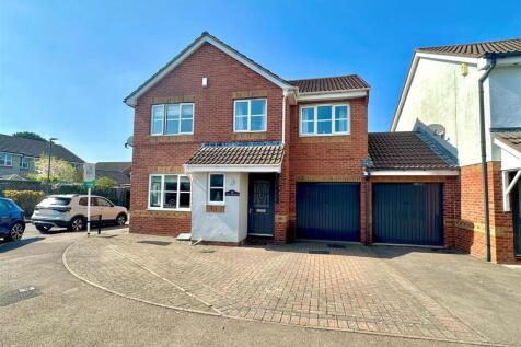 The Spires, Lydney GL15 4 bed detached house for sale