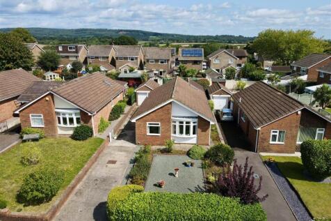 Pinedale, Lydney GL15 3 bed detached bungalow for sale