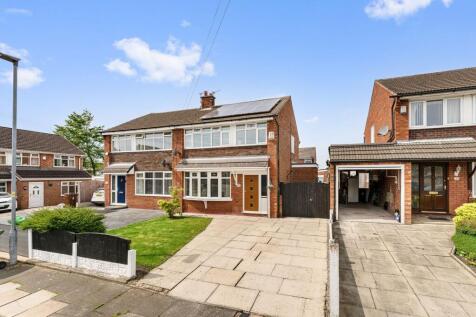 3 bedroom semi-detached house for sale