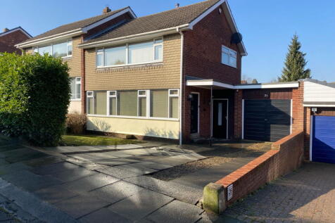 3 bedroom semi-detached house for sale