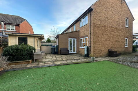 The Orchard, Trowbridge BA14 3 bed end of terrace house for sale