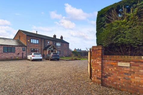 Holmes Chapel Road, Crewe CW4 4 bed semi