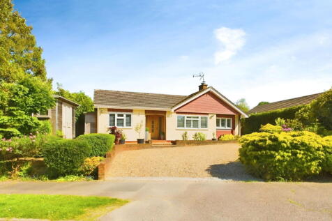 Lime Kiln Road, Horsham RH13 4 bed detached house for sale