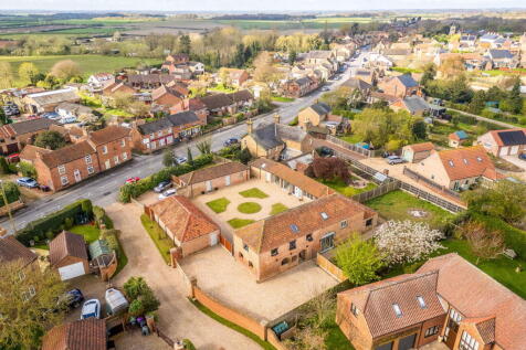 55 High Street, Lincoln LN4 4 bed barn conversion for sale